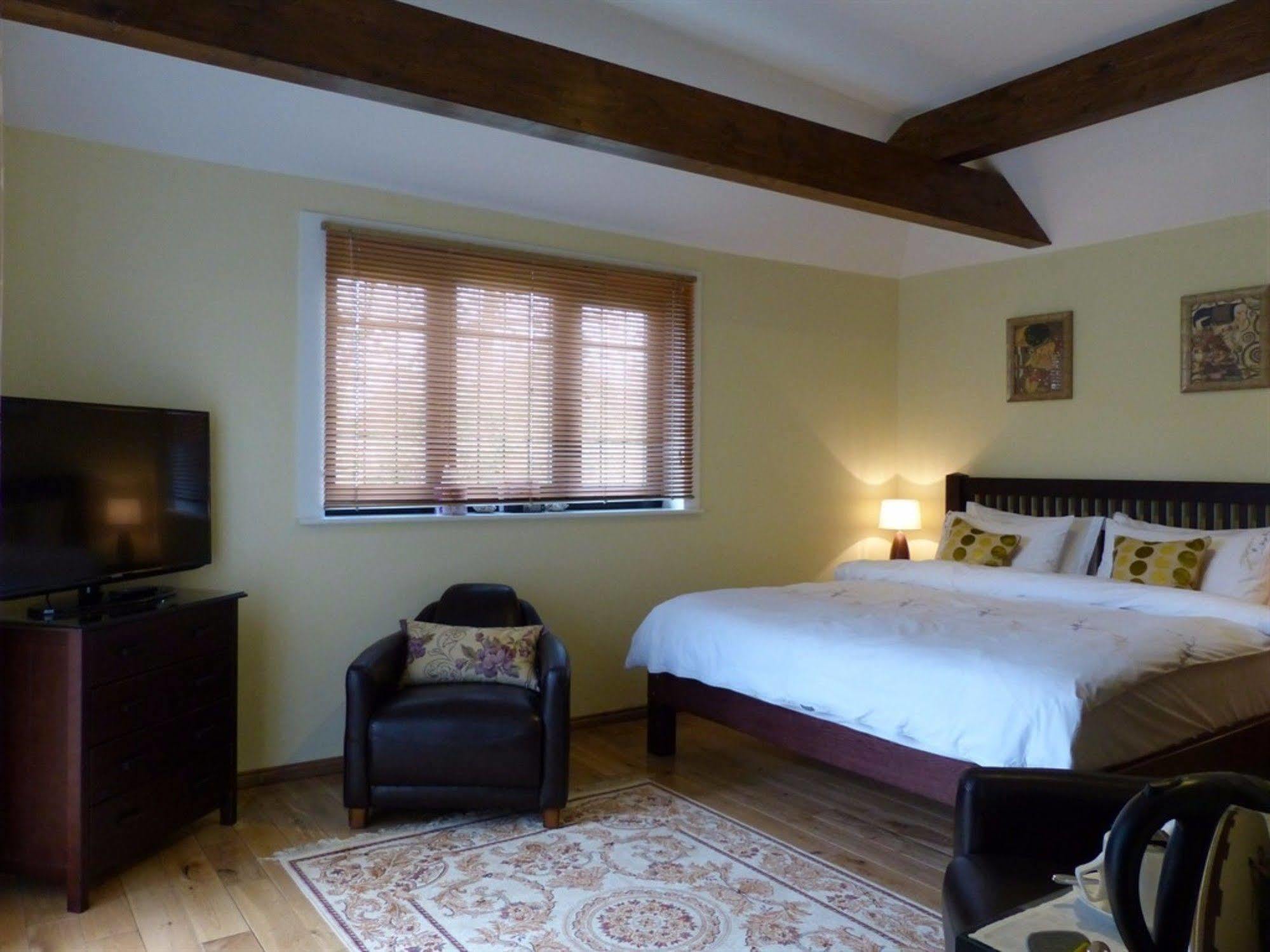 Millers House Boutique B&B إيمسوورث المظهر الخارجي الصورة