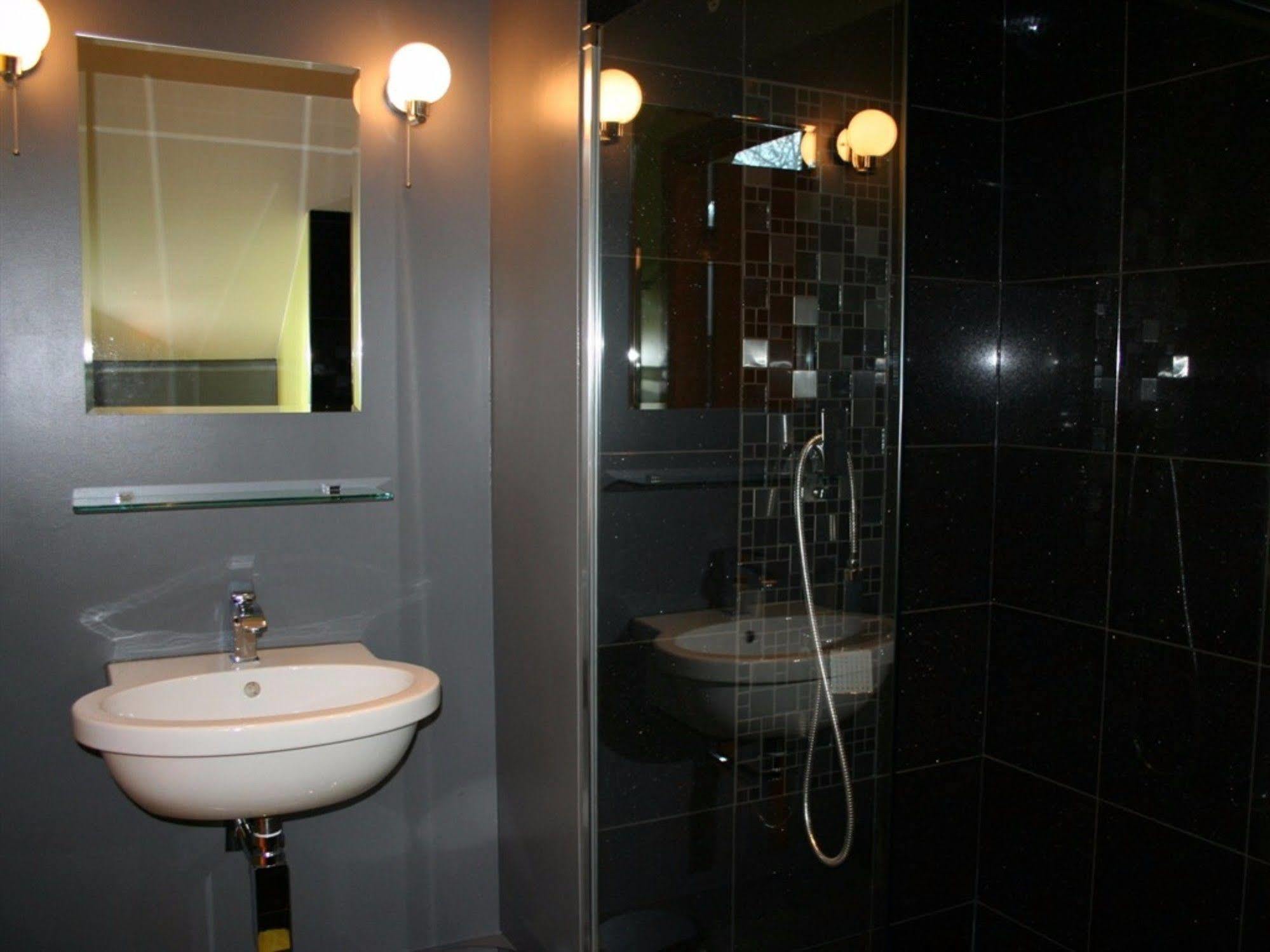 Millers House Boutique B&B إيمسوورث المظهر الخارجي الصورة